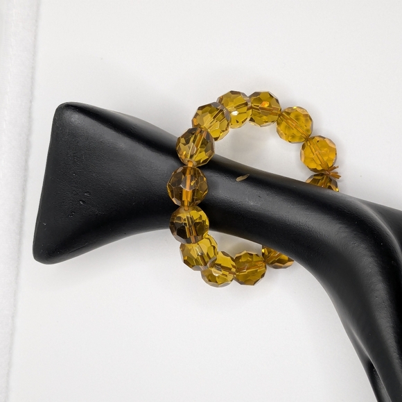 Stretch Bracelet with Faceted Glass Beads - Picture 4 of 4